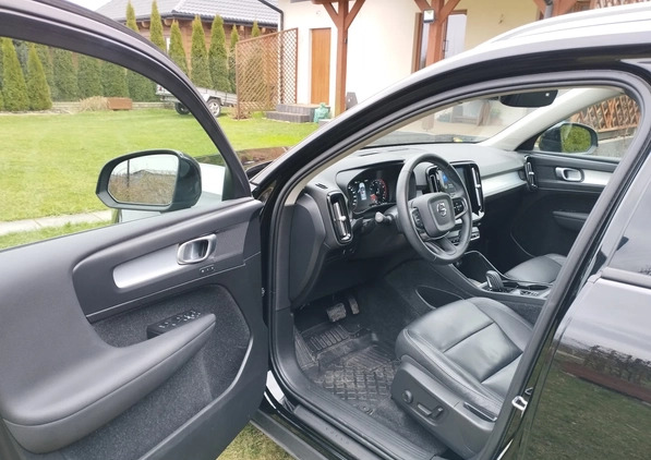 Volvo XC 40 cena 126000 przebieg: 34000, rok produkcji 2020 z Sandomierz małe 137
